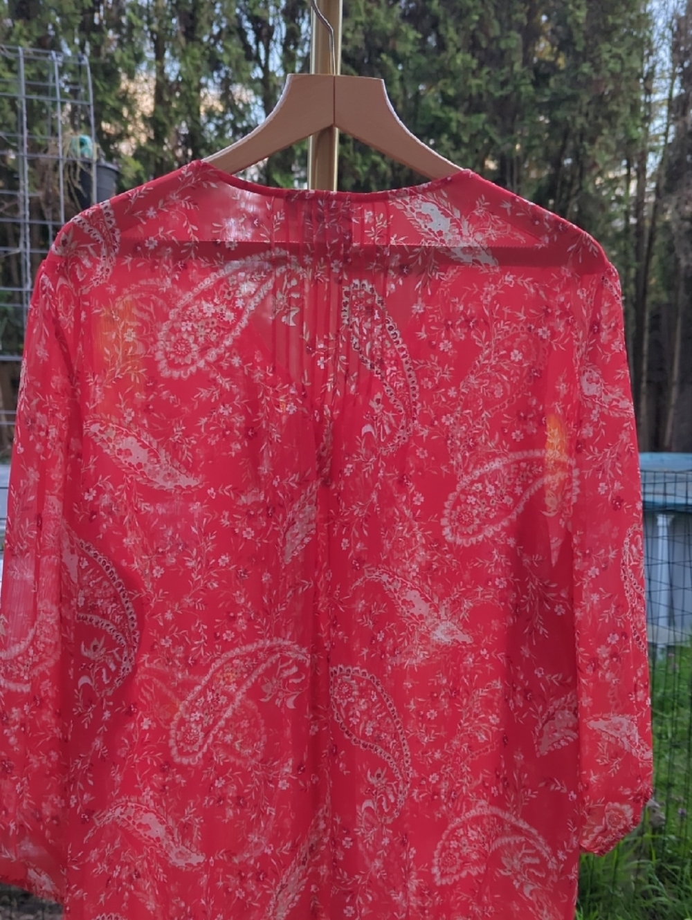 St. John's Bay Red Paisley Sheer Tie-Neck Blouse 1X PTP 26 - Picture 7 of 10